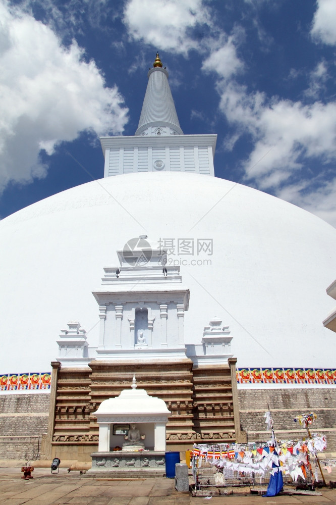 斯里兰卡Anuradhapura的大白RuwanwelisayaChedi图片
