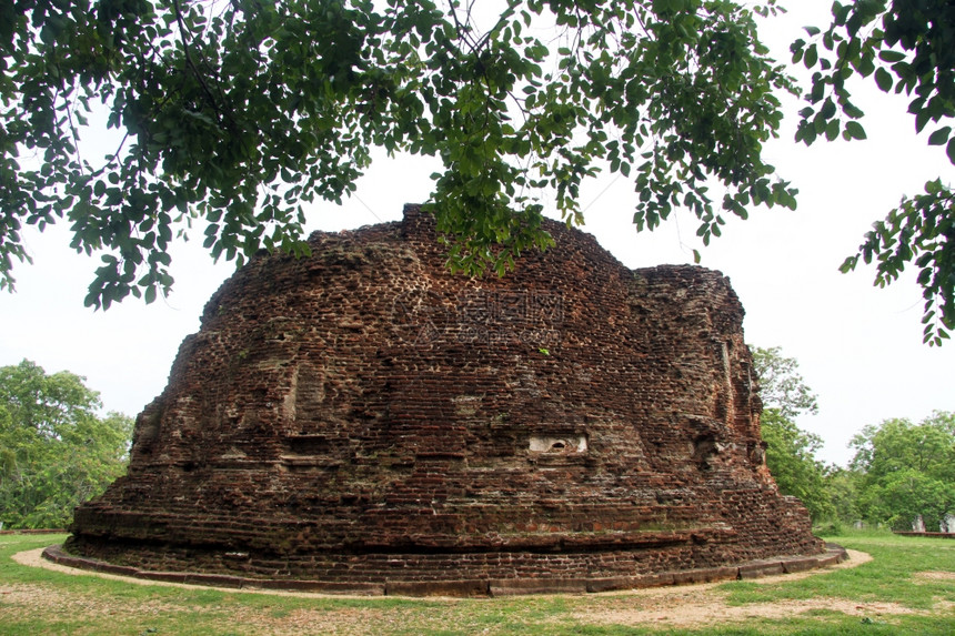 斯里兰卡波隆纳鲁瓦Polonnaruwa的PotgulVihara遗址图片