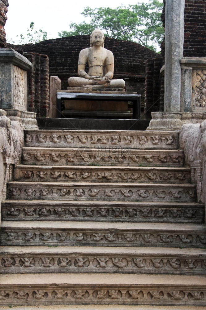 斯里兰卡Polonnaruwa的封印佛和楼梯图片