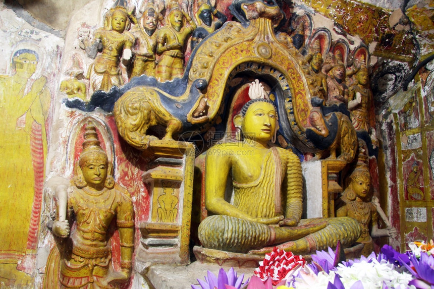 斯里兰卡迪加拉小圣殿中的佛图片