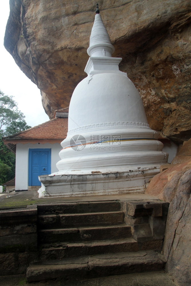 斯里兰卡TempleRidigala附近的白斯图帕图片