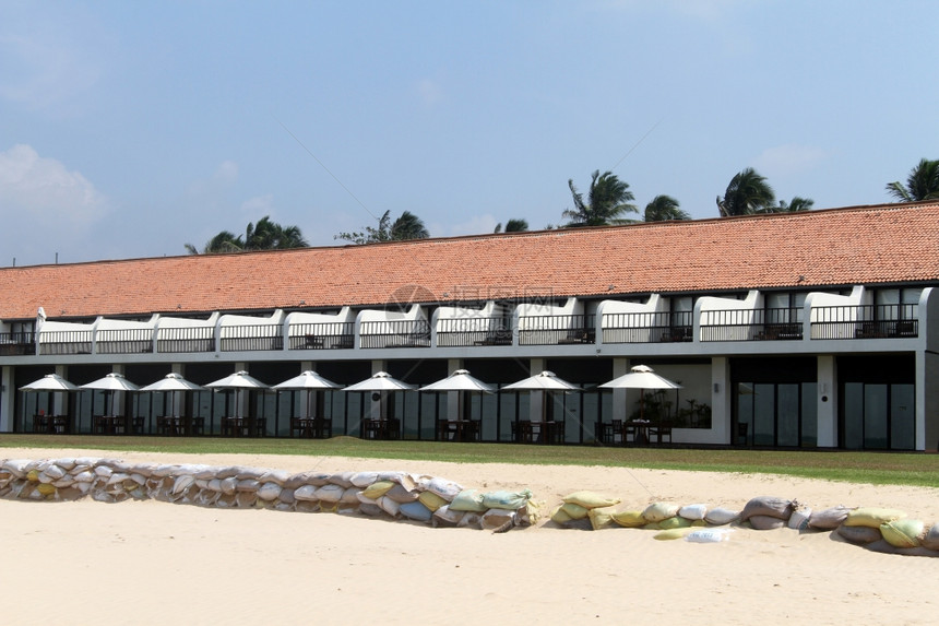 斯里兰卡本托塔沙滩上的新旅馆图片