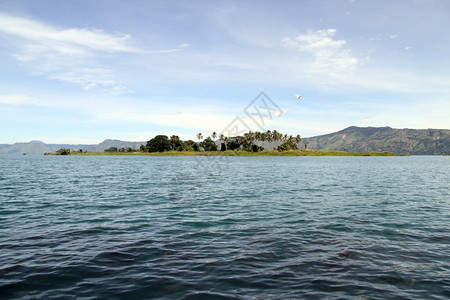 印度尼西亚托巴湖旁劳道岛高清图片