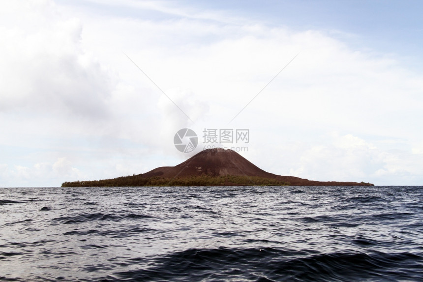 印度尼西亚苏门答腊附近的火山和海图片