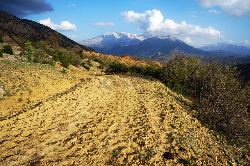 土耳其山区泥路图片