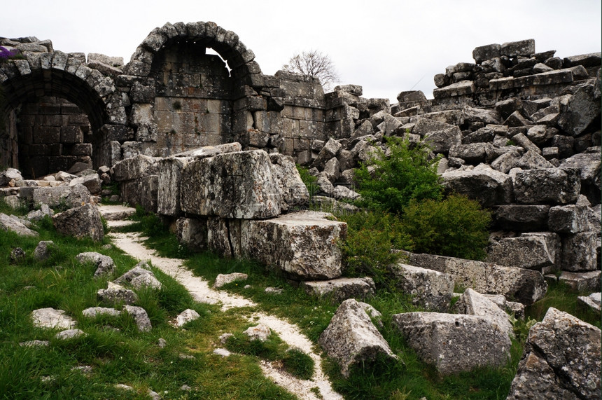 土耳其萨加拉索斯古希腊剧院的废墟图片