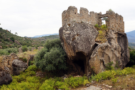 土耳其Yediller修道院巨石废墟图片