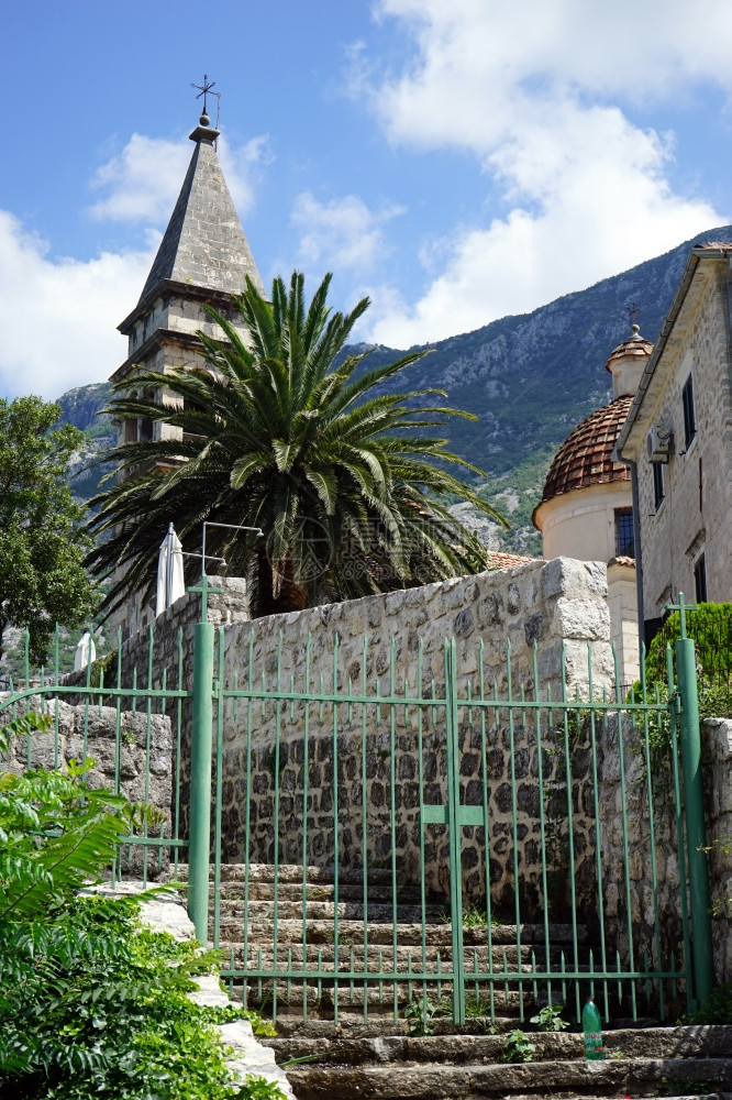 黑山科托尔的楼梯和旧教堂图片