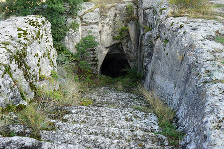 在土耳其米达斯的古代台阶下高清图片