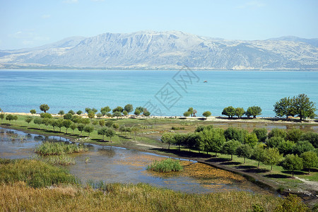 在土耳其的Egirdir湖岸图片