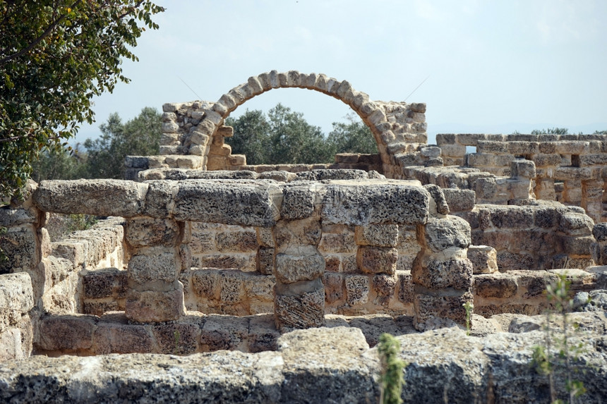 以色列古老农场HirbatAkav的废墟图片