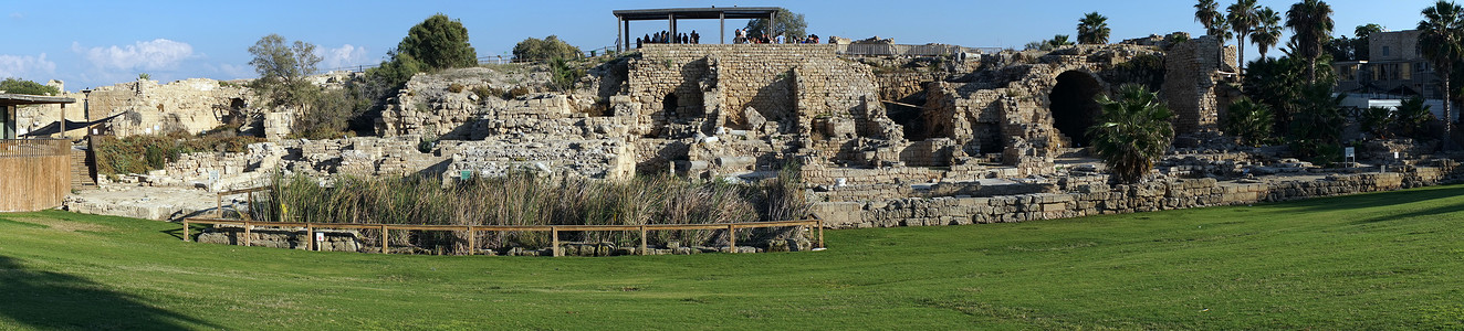 以色列古城凯撒耶亚的废墟全景高清图片