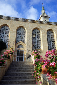 以色列EinKarem的楼梯和参观教堂图片