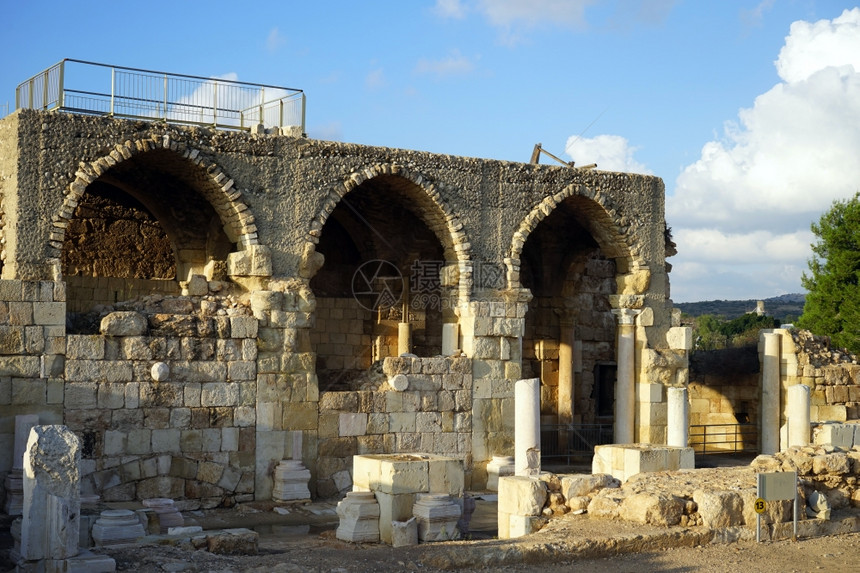 伊斯雷尔BeitGovrin罗曼寺庙的废墟图片