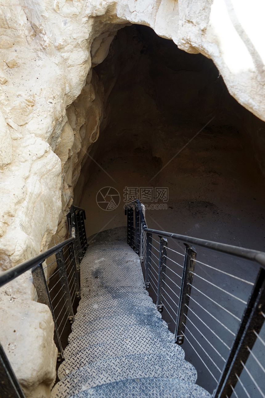 以色列的山洞和铁梯图片