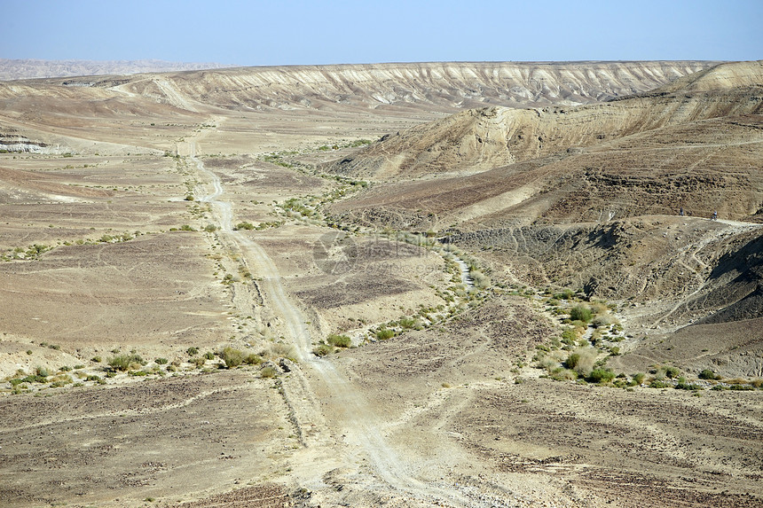 以色列内盖夫沙漠谷地的公路图片