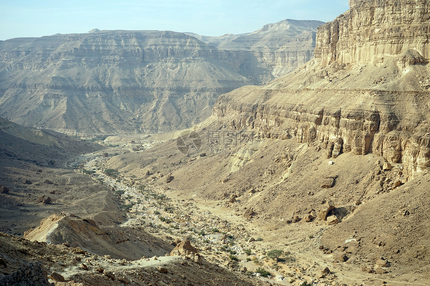 以色列内盖夫沙漠的马克泰什卡坦火山口图片
