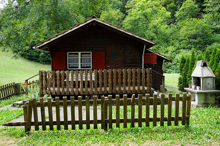 瑞士的木制农舍图片