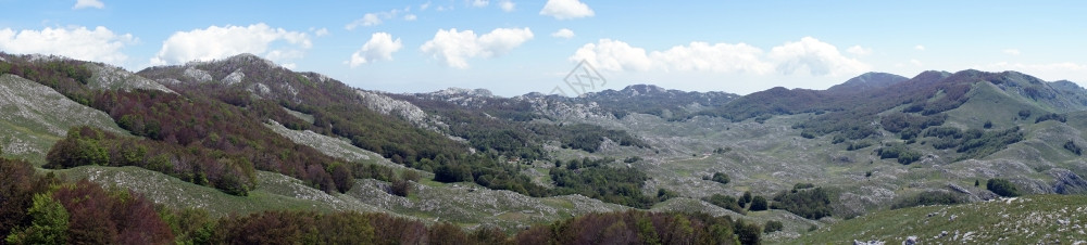 黑山亚得里海沿岸附近山岳全景图片