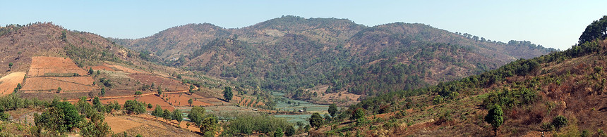 缅甸丰富多彩的田地和山丘图片