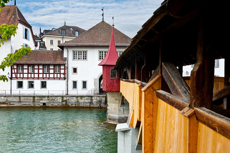 瑞士卢塞恩的鲁斯河沿岸伍德桥图片