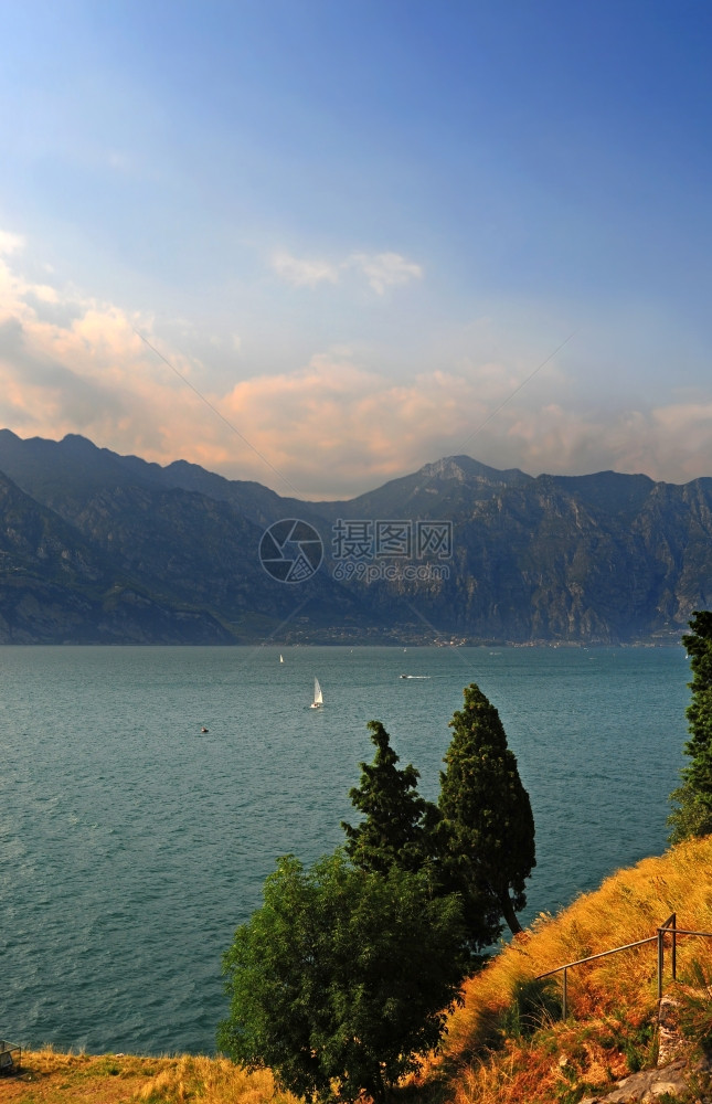意大利拉戈迪加尔达湖图片