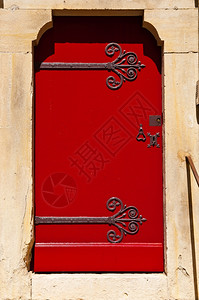 红色Wooden古老的法语门关闭图像图片