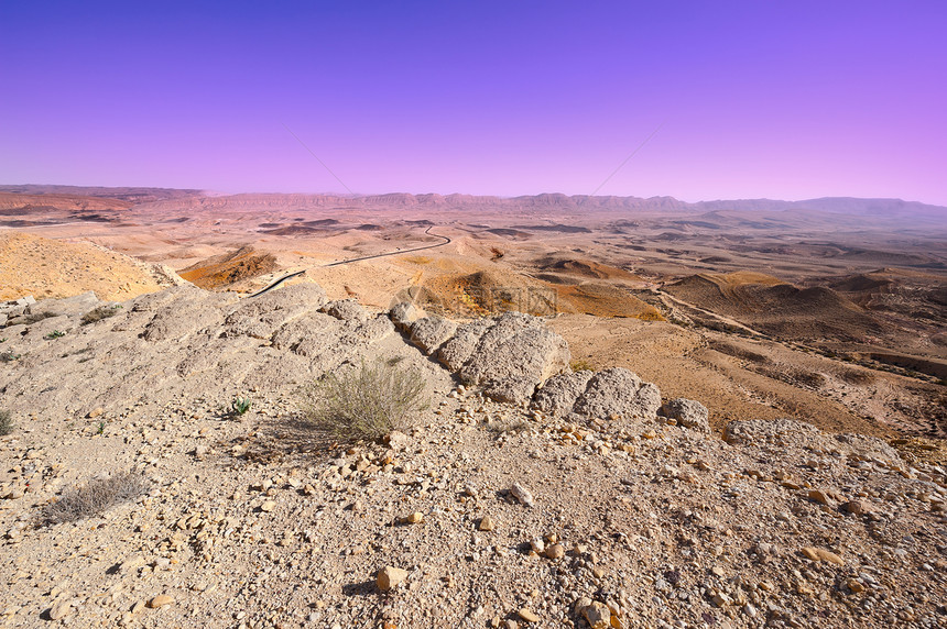 以色列内盖夫沙漠大克拉泽石块图片