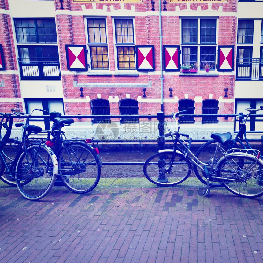 阿姆斯特丹运河银行的汽车Instagram效应图片