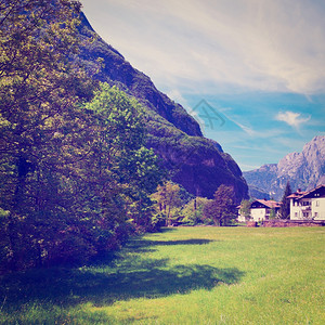 意大利阿尔卑斯山的城镇高地Instagram效应图片