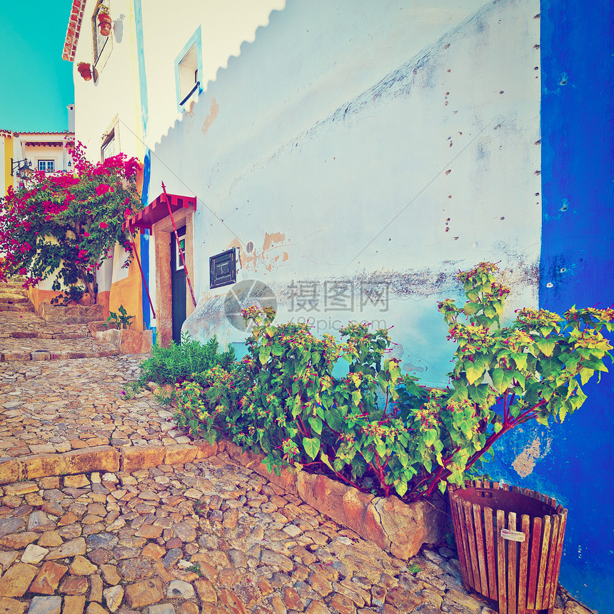 中世纪葡萄牙多伊斯市的狭小街道回溯效应图片