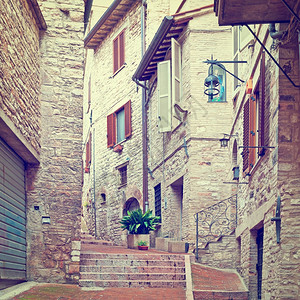 意大利阿西市与旧楼宇的窄巷Instagram效应图片