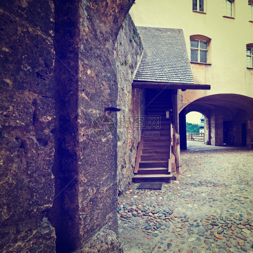 巴伐利亚州布尔豪森镇的堡垒内部Instagram效果图片