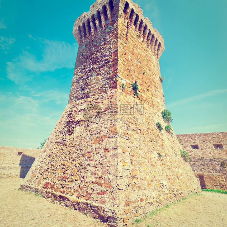 意大利托斯卡纳中世纪堡垒的典型要素Instagram效应图片
