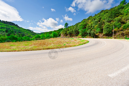 法国阿尔卑斯山的风向偏斜路背景