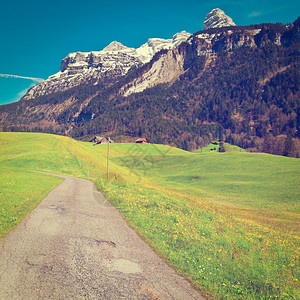 瑞士阿尔卑斯山高地的阿法特路高地Instagram效应图片