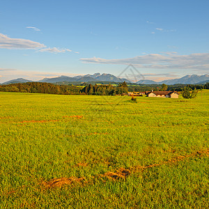 德国巴伐利亚阿尔卑斯山脉农场图片