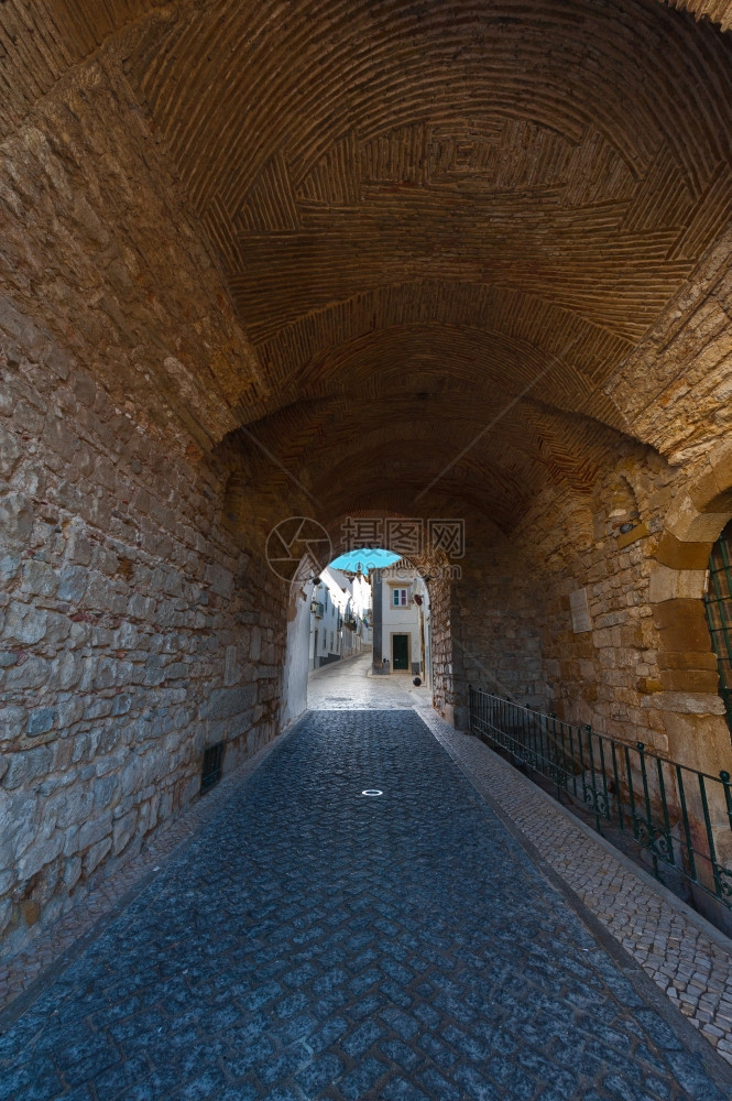 中世纪葡萄牙城的Loggia图片