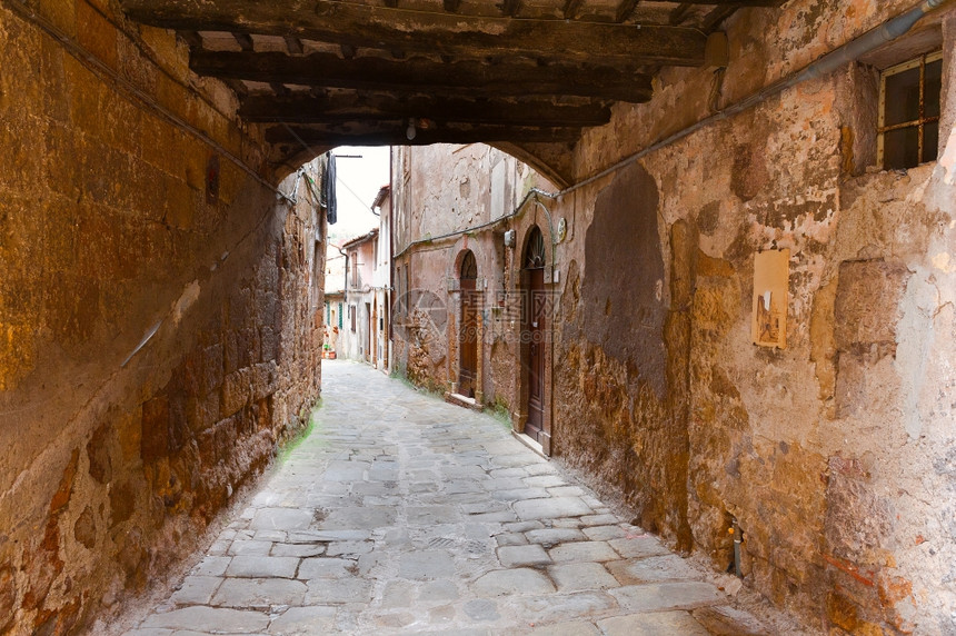意大利索拉诺市的窄巷图片