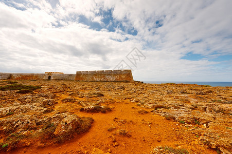 大西洋荒漠海滩上的葡萄牙塞格雷斯堡垒图片
