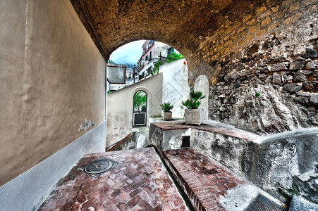 意大利塞塔拉市的窄巷图片