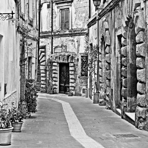 浏览意大利索拉诺市历史中心图片