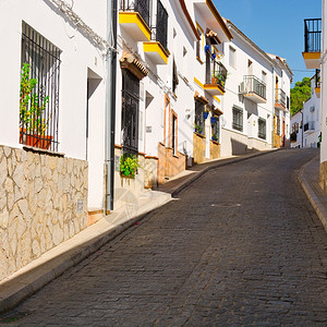 中世纪西班牙城镇小巷图片