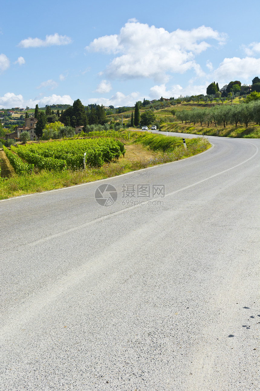 意大利村附近路旁的意大利村图片