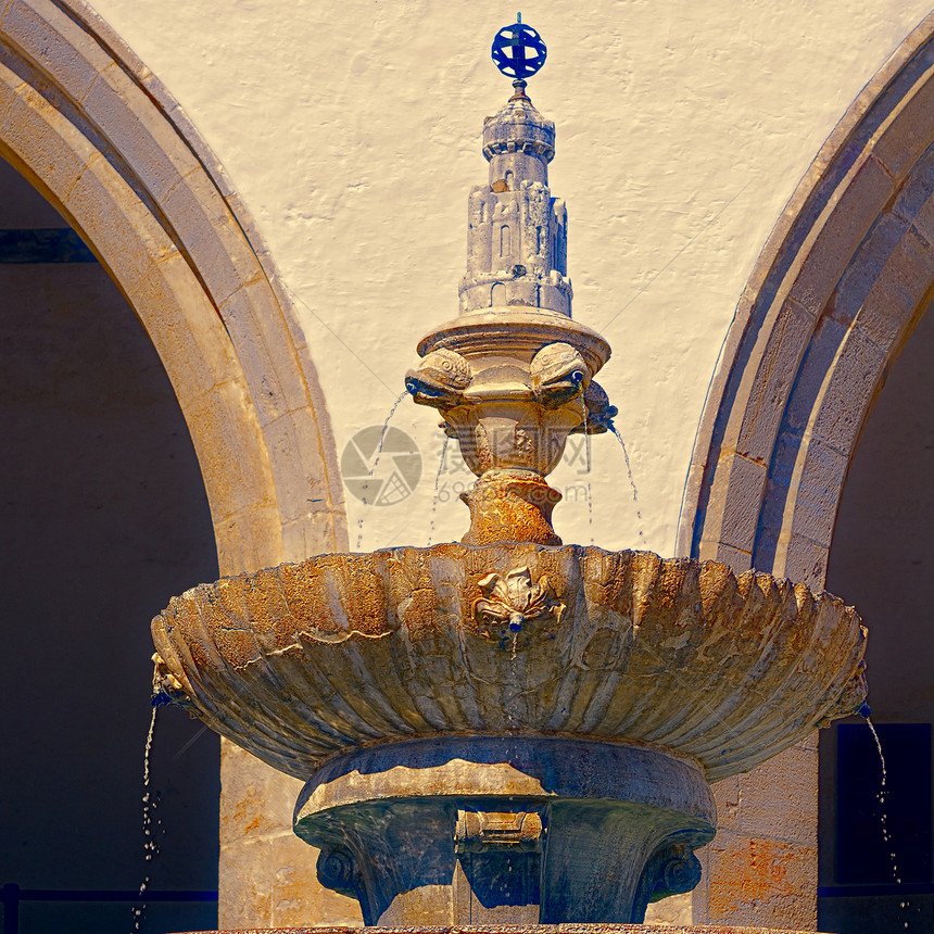 葡萄牙辛特拉市饮用水喷泉图片