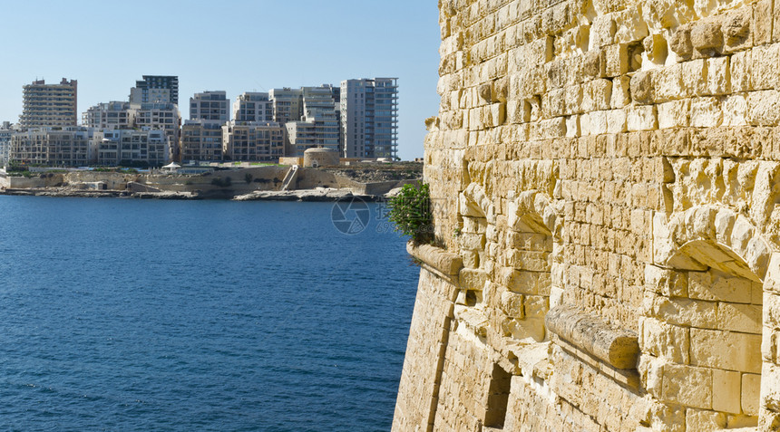 TasSliema是位于马耳他东北海岸部港湾区的一个城镇图片