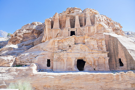 约旦佩特拉的方尖碑和巴布作为西克三在约旦佩特拉高清图片