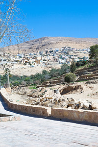 约旦佩特拉的WadiMusa镇图片