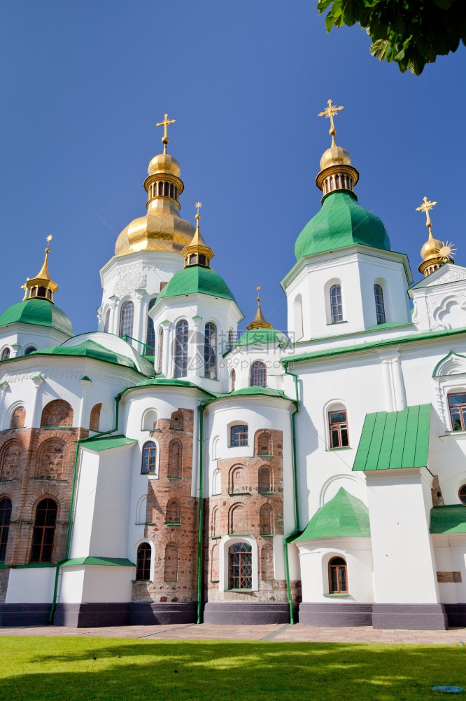 乌克兰基辅圣索菲亚大教堂夏季日图片