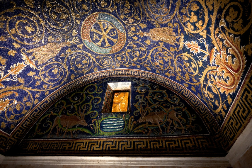 201年月4日在意大利拉文纳Ravenna这座小陵墓在4月日建于25至3之间图片